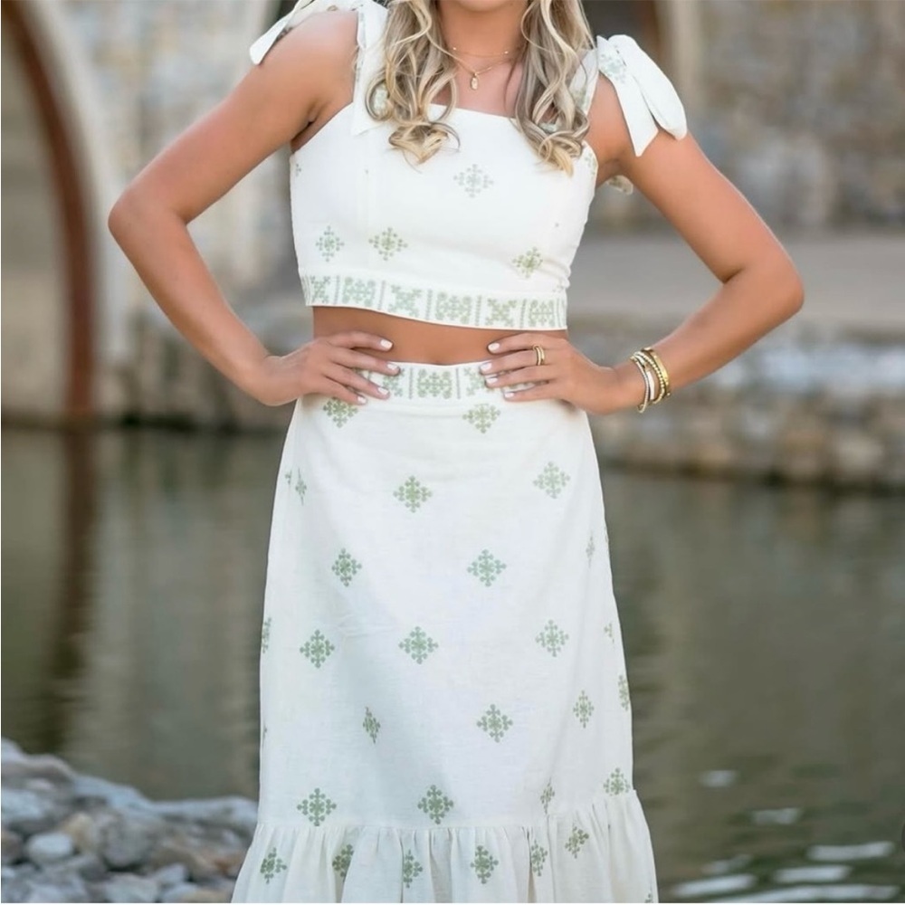 NEW SET HOUSE OF HOUSE EMBROIDERED SKIRT AND TOP
🚨NO DISCOUNT ON THIS SET - Picture 14 of 14